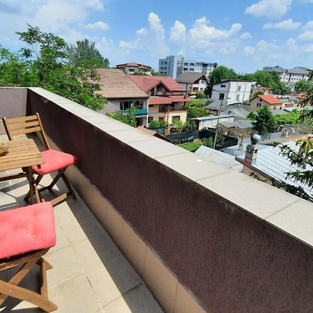 Penthouse Larry Apartment Bucharest Luaran gambar